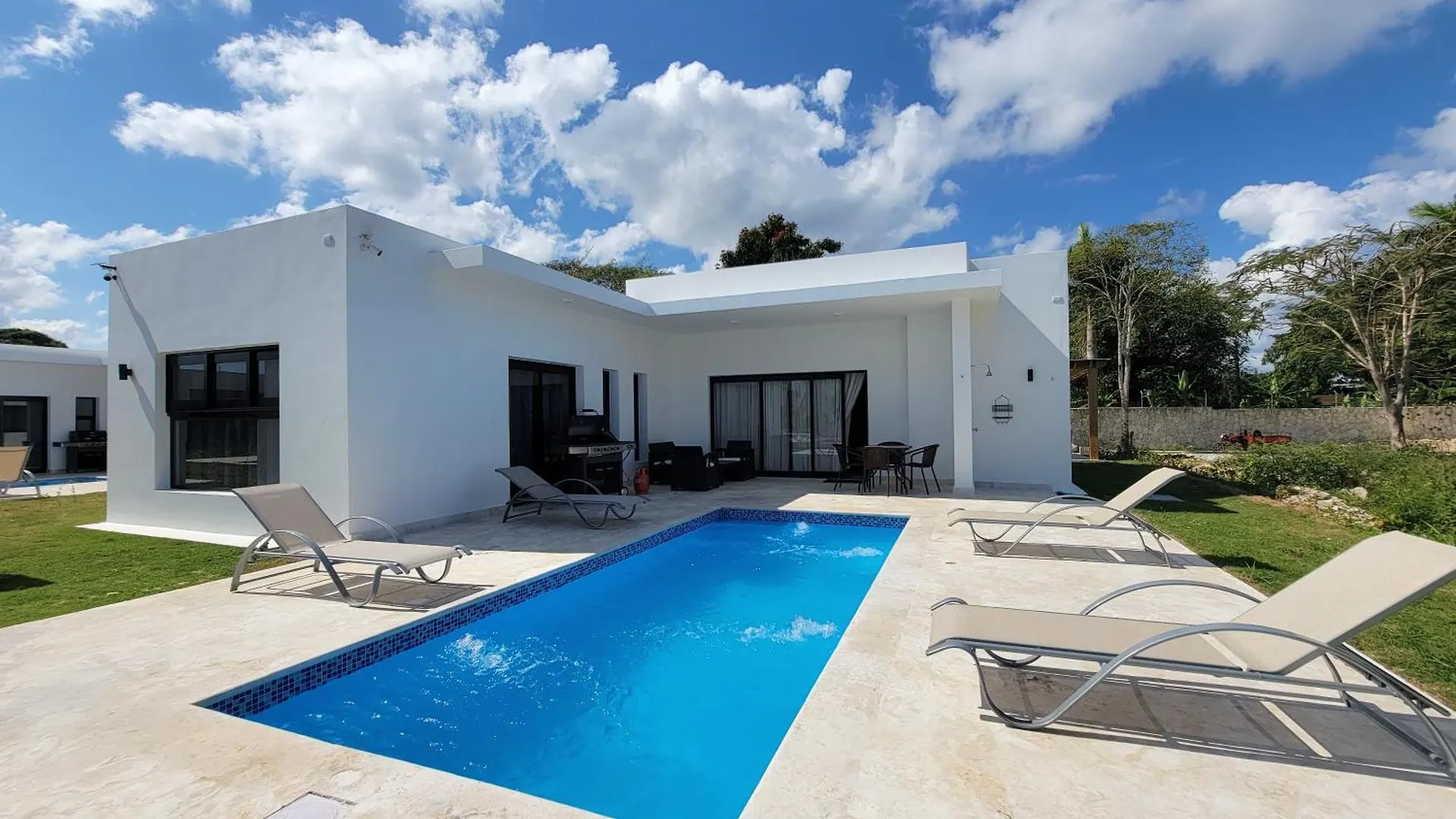 2Ja Management Group - Sov Properties Sosúa Vila