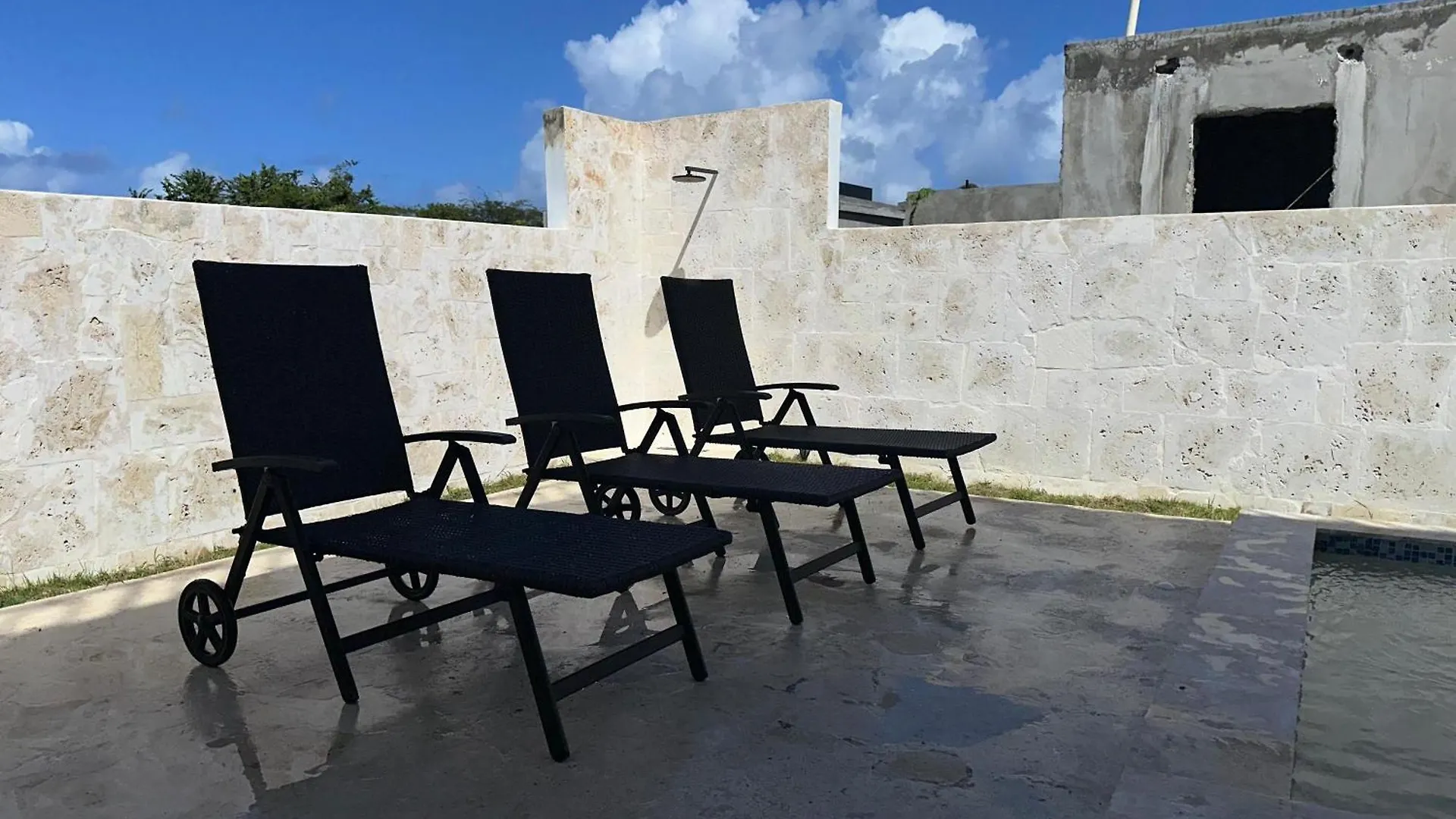 2Ja Management Group - Sov Properties Sosúa Vila